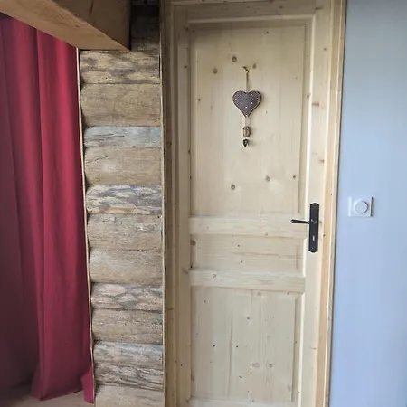 La Grange Apartment *